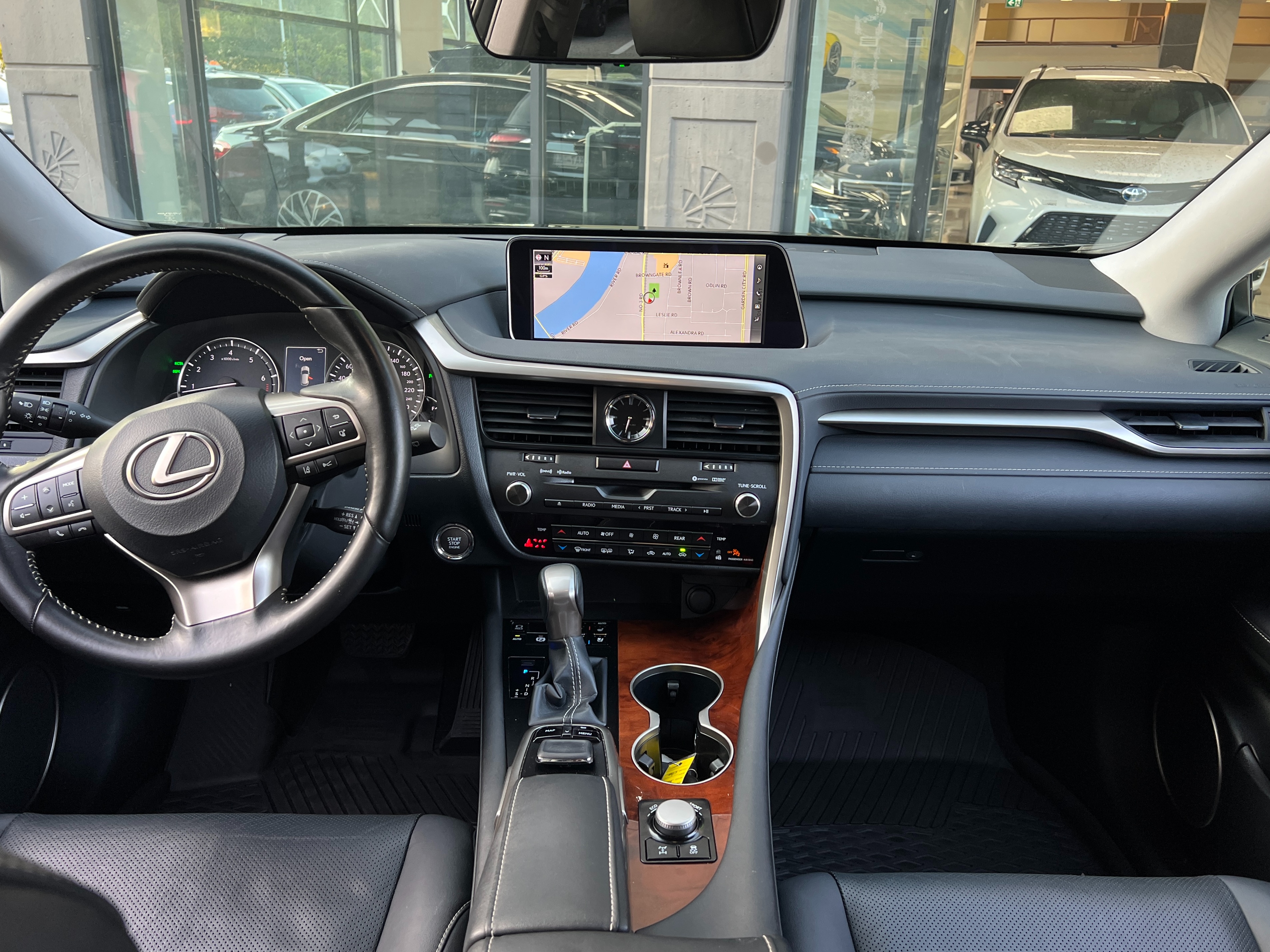 2018 Lexus RX350L | No accident  - Image 12